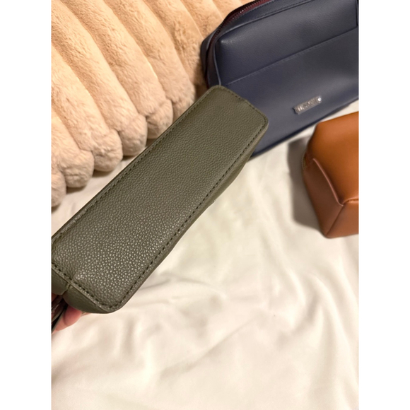 NWOT Missoni Pouch/wristlet, Interior Multicolored Chevron Pattern ,Olive - Picture 7 of 8